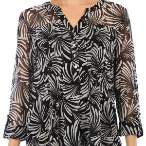 Juniper + Lime Petite Pleated 3/4 Sleeve Top